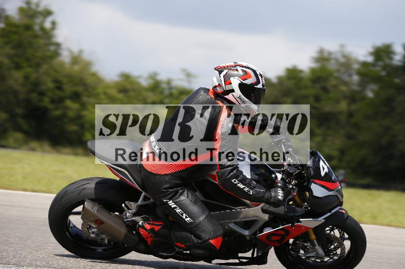 /Archiv-2024/29 12.06.2024 MOTO.CH Track Day ADR/Gruppe blau/42